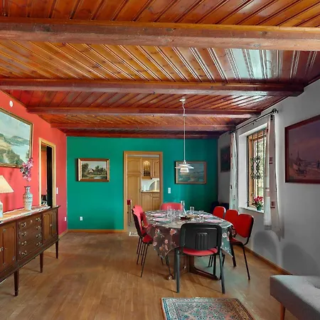 5 Bedroom Beautiful In Dom wakacyjny