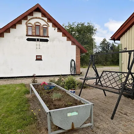 Dom wakacyjny 5 Bedroom Beautiful In