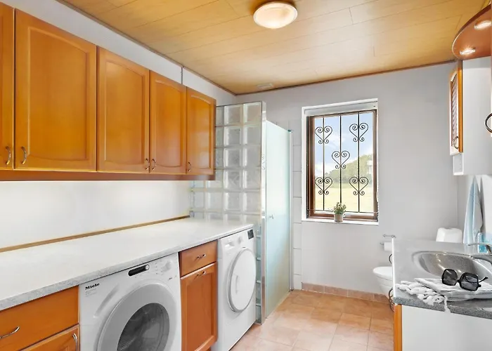 5 Bedroom Beautiful In Casa vacanze Brovst