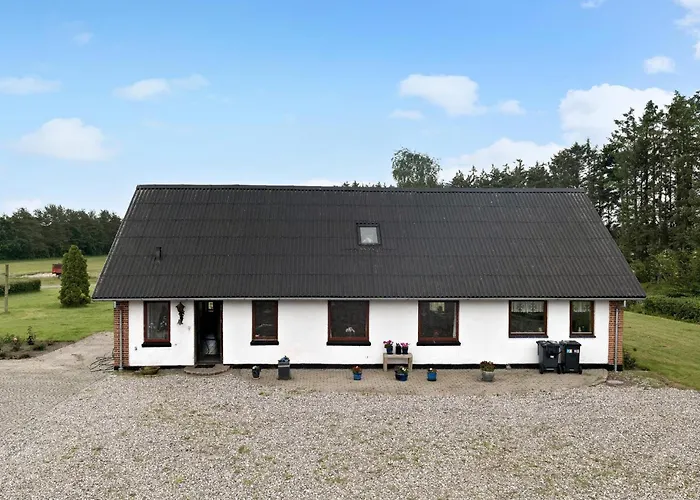 Casa vacanze 5 Bedroom Beautiful In Brovst