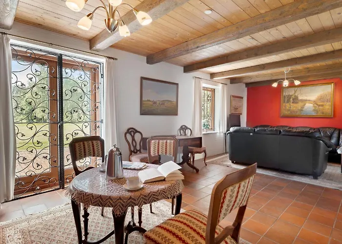 5 Bedroom Beautiful In